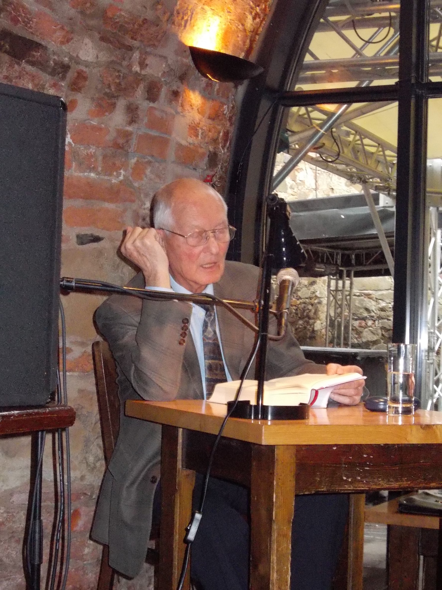 [Der Mann für den Text] Buchmesse schmeckt 2013: Dr. Hinrich Lehmann-Grube liest in der Moritzbastei Leipzig