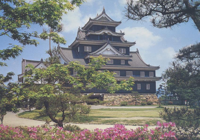 So bauen Japaner Burgen: Okayama Castle, genannt Krähenburg. Quelle: Postkartenarchiv Plaisier