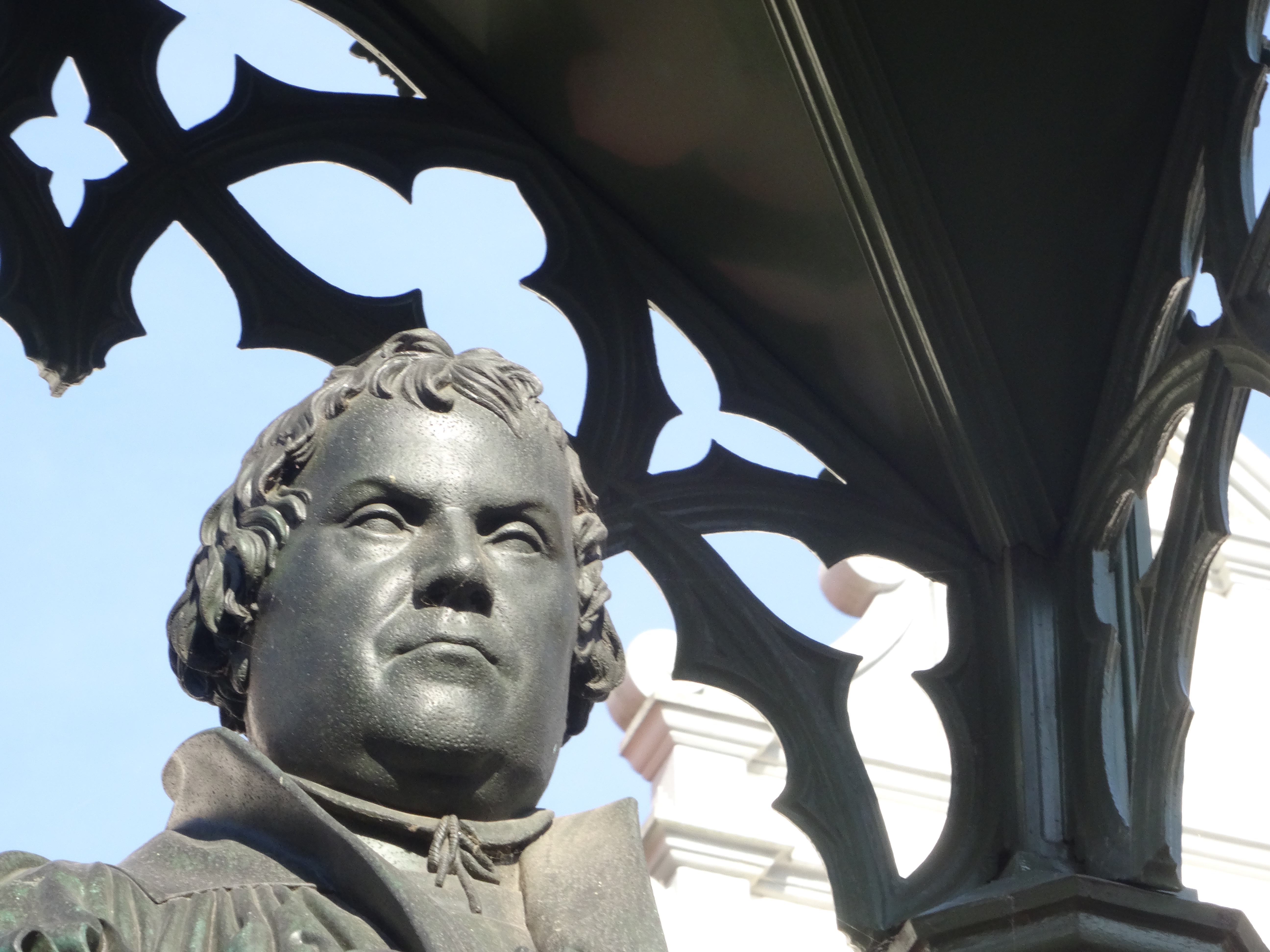 Ein feste Burg... Lutherdenkmal in Lutherstadt Wittenberg. Foto: Detlef M. Plaisier